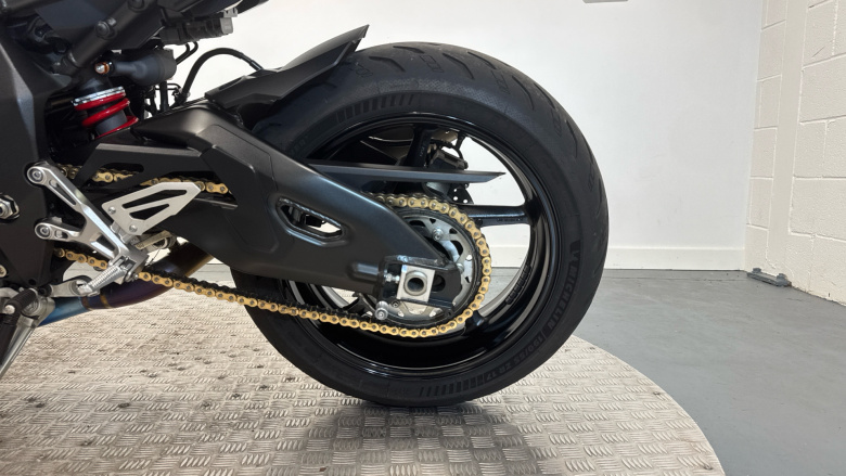Yamaha Mt-10 (16MY)